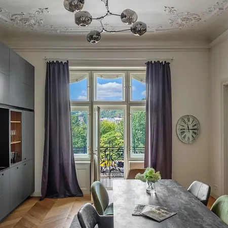 Mn6 Luxury Suites By Adrez Prague Exterior photo