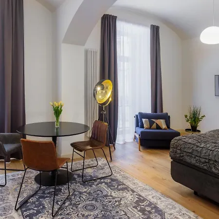 Mn6 Luxury Suites By Adrez Prague Exterior photo
